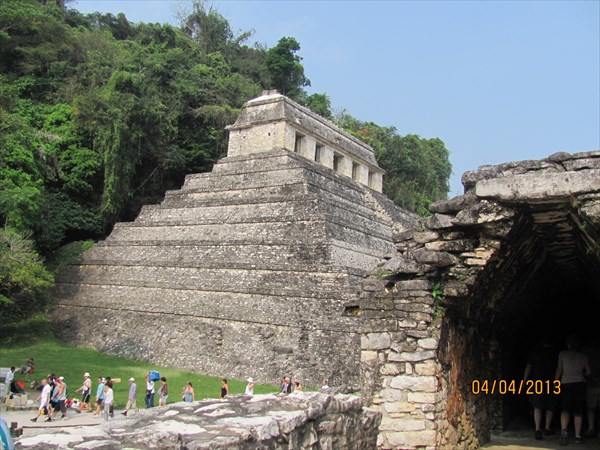 158-Храм Надписей и вход во дворец
